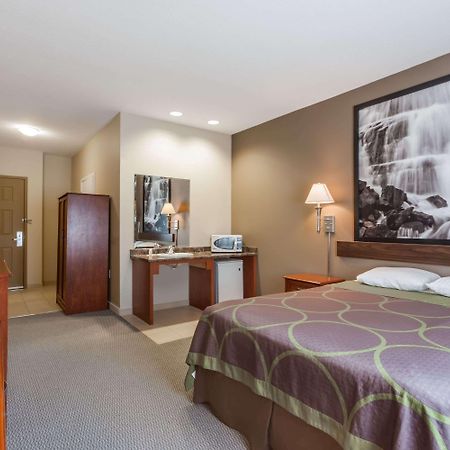 Super 8 By Wyndham Abbotsford Bc Hotel Exterior foto